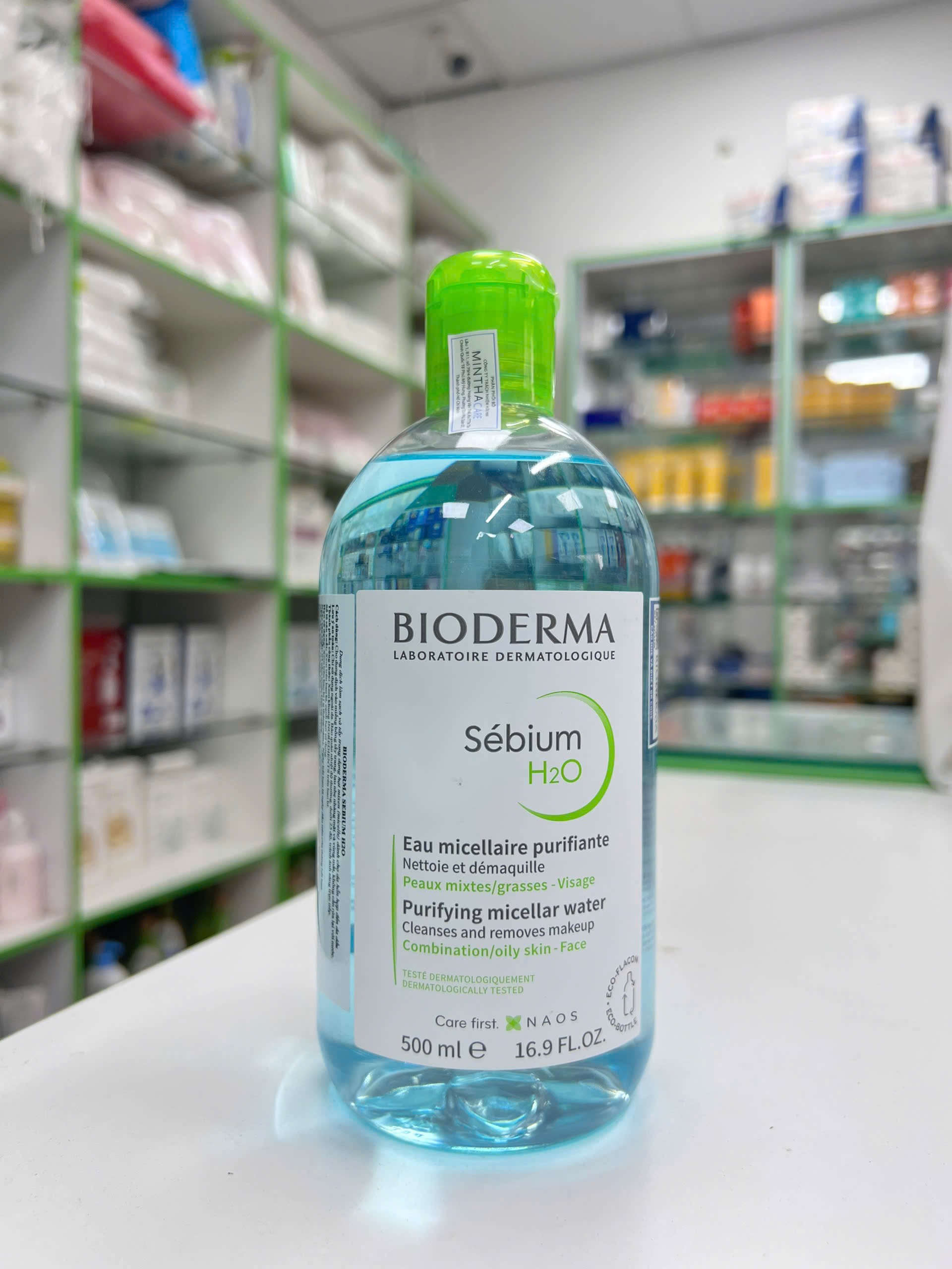 Nước Tẩy Trang Bioderma Dành Cho Da Hỗn Hợp, Da Dầu & Da Mụn Sébium H2O 500ml — chai nhựa trong suốt xanh dương nhạt, nắp xanh lá, nhãn Sébium H2O