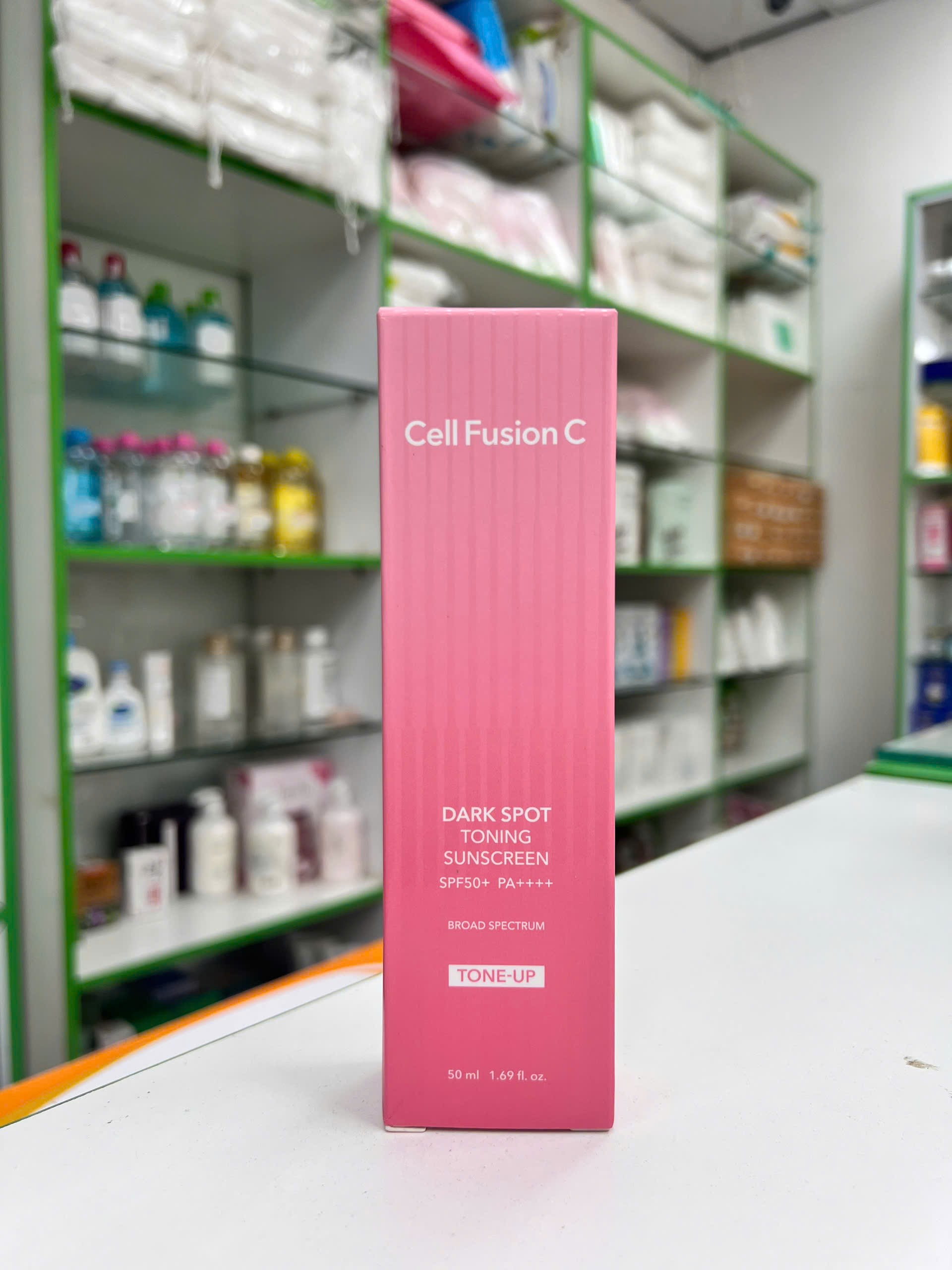 Kem Chống Nắng Nâng Tone Và Bảo Vệ Da Cell Fusion C (Hồng) — thiết kế tuýp màu hồng và thông tin SPF50+ PA++++